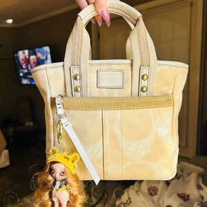 Authentic Unique Vintage Yellow & White Small Coach Tote Bag💛